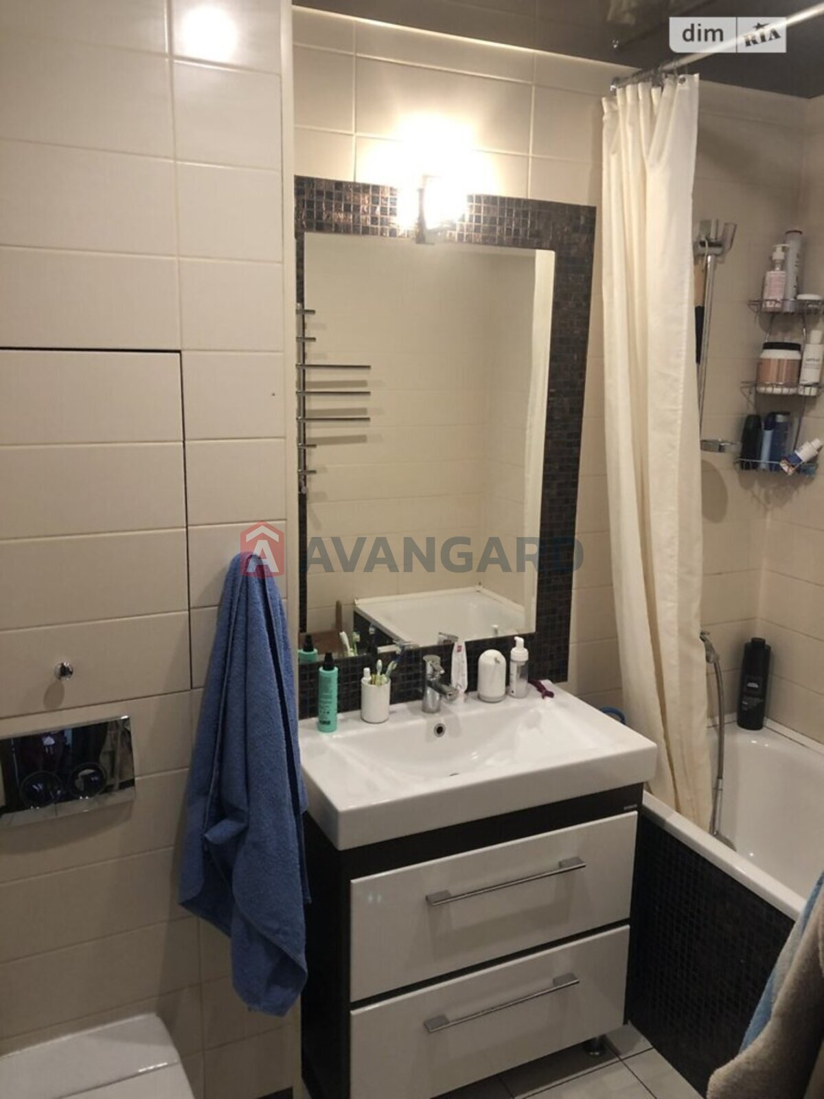 3 ��. ��������, 68/40/8 ��. �., 12/14 ������ ���� 5