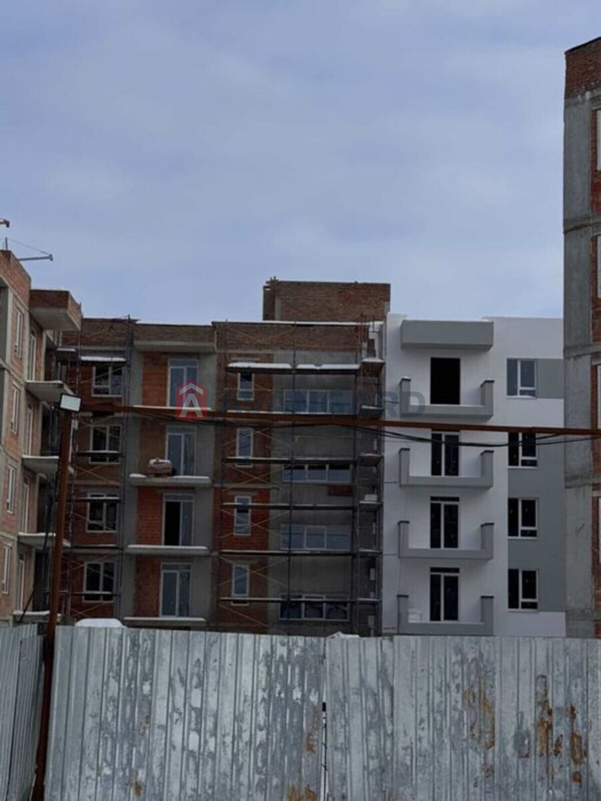 1 ��. ��������, 57,30/-/24 ��. �., 4/5 ������ ���� 3