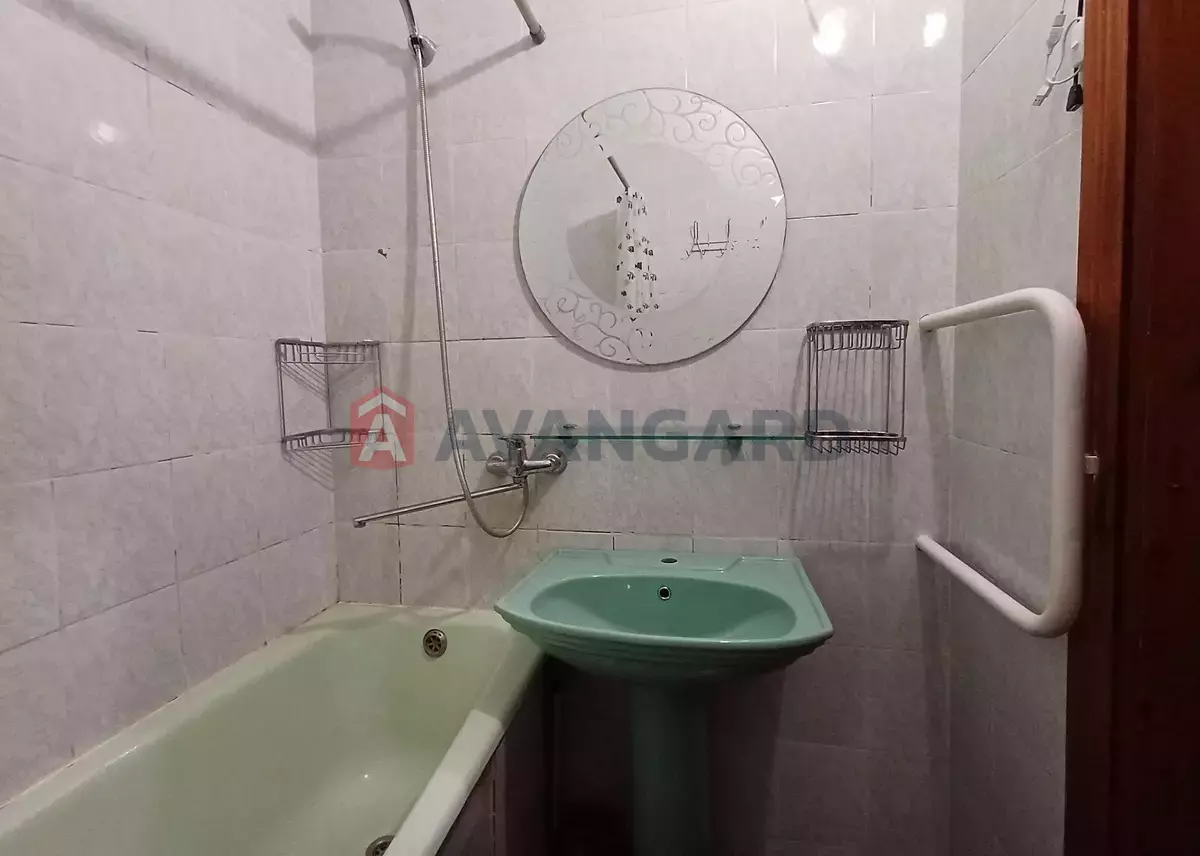 3 ��. ��������, 68/38/9 ��. �., 9/10 ������ ���� 8