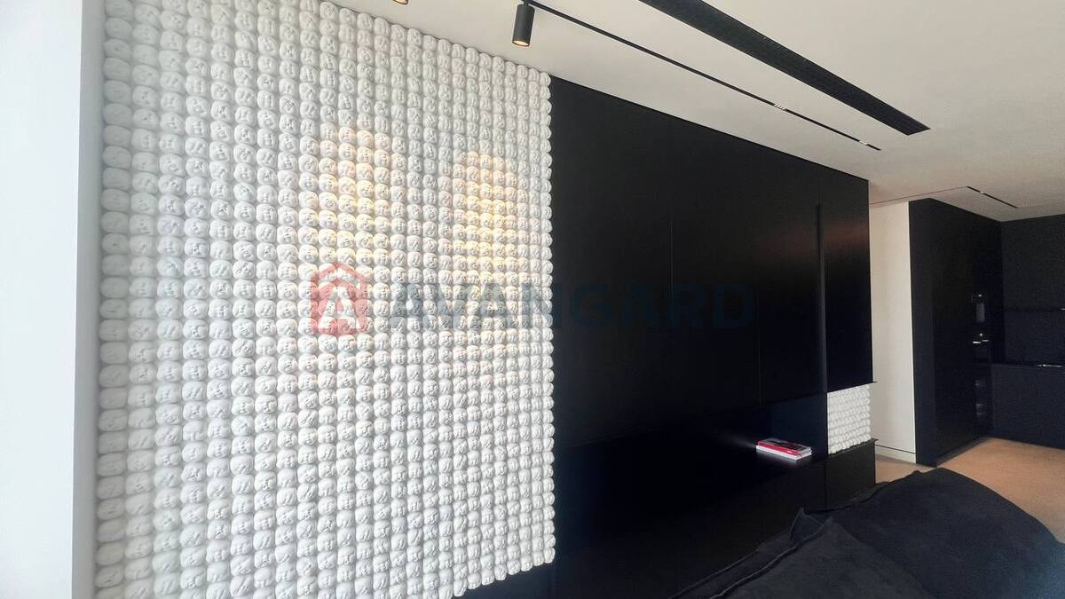 3 ��. ��������, 100/-/- ��. �., 4/5 ������ ���� 3