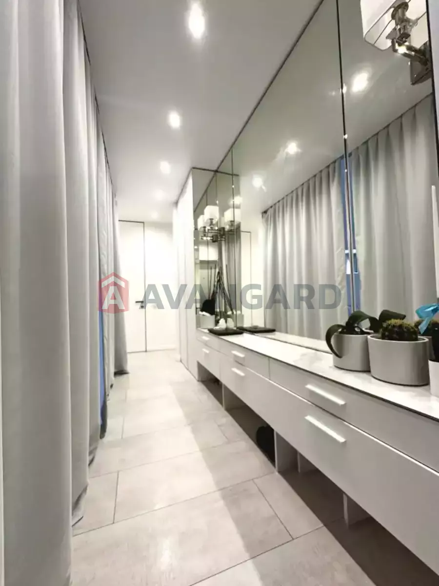 3 ��. ��������, 65/40/9 ��. �., 8/9 ������ ���� 6