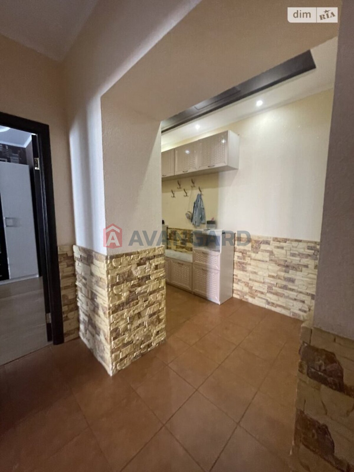 2 ��. ��������, 75/38/- ��. �., 8/11 ������ ���� 11