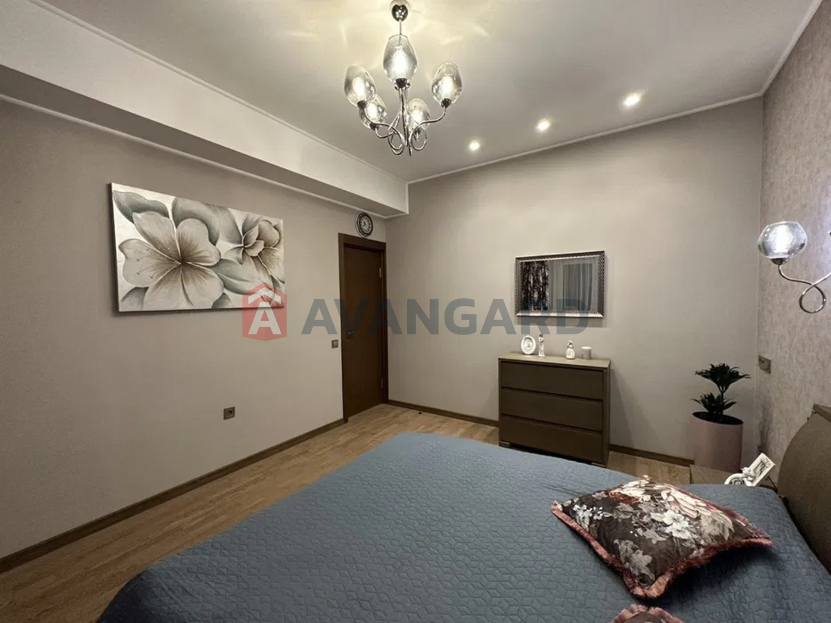 3 ��. ��������, 124/-/52 ��. �., 5/5 ������ ���� 10