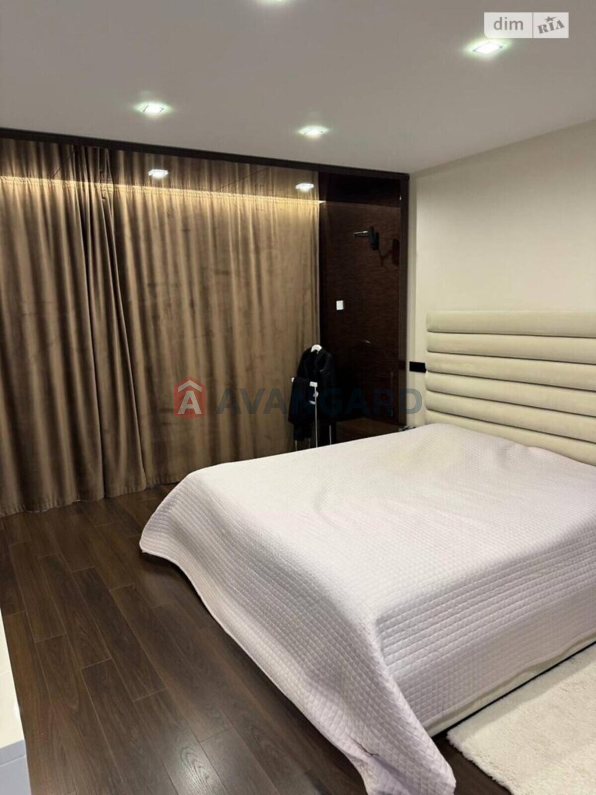 2 ��. ��������, 209/39/- ��. �., 9/10 ������ ���� 12