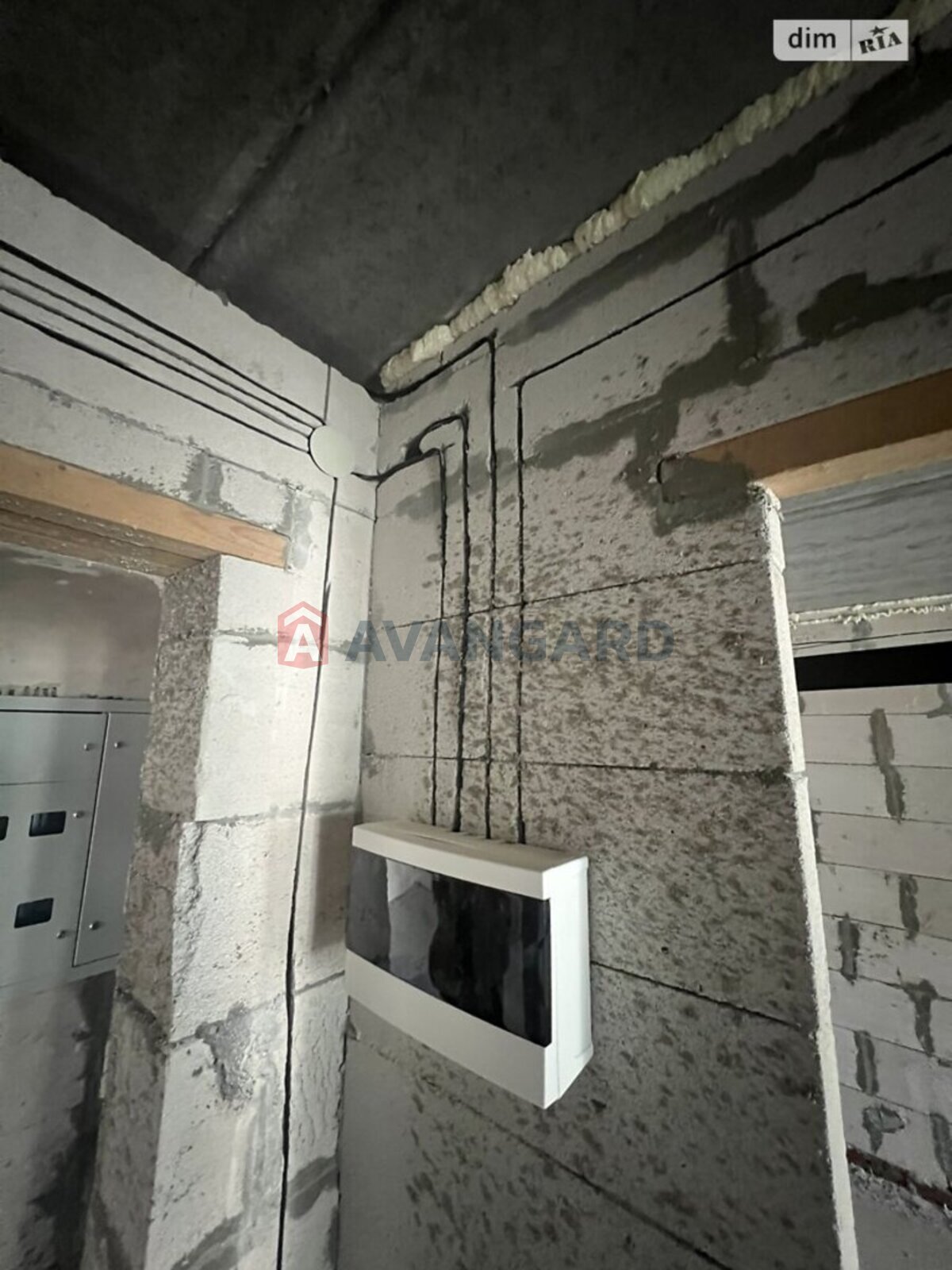 1 ��. ��������, 37/37/8 ��. �., 1/9 ������ ���� 12