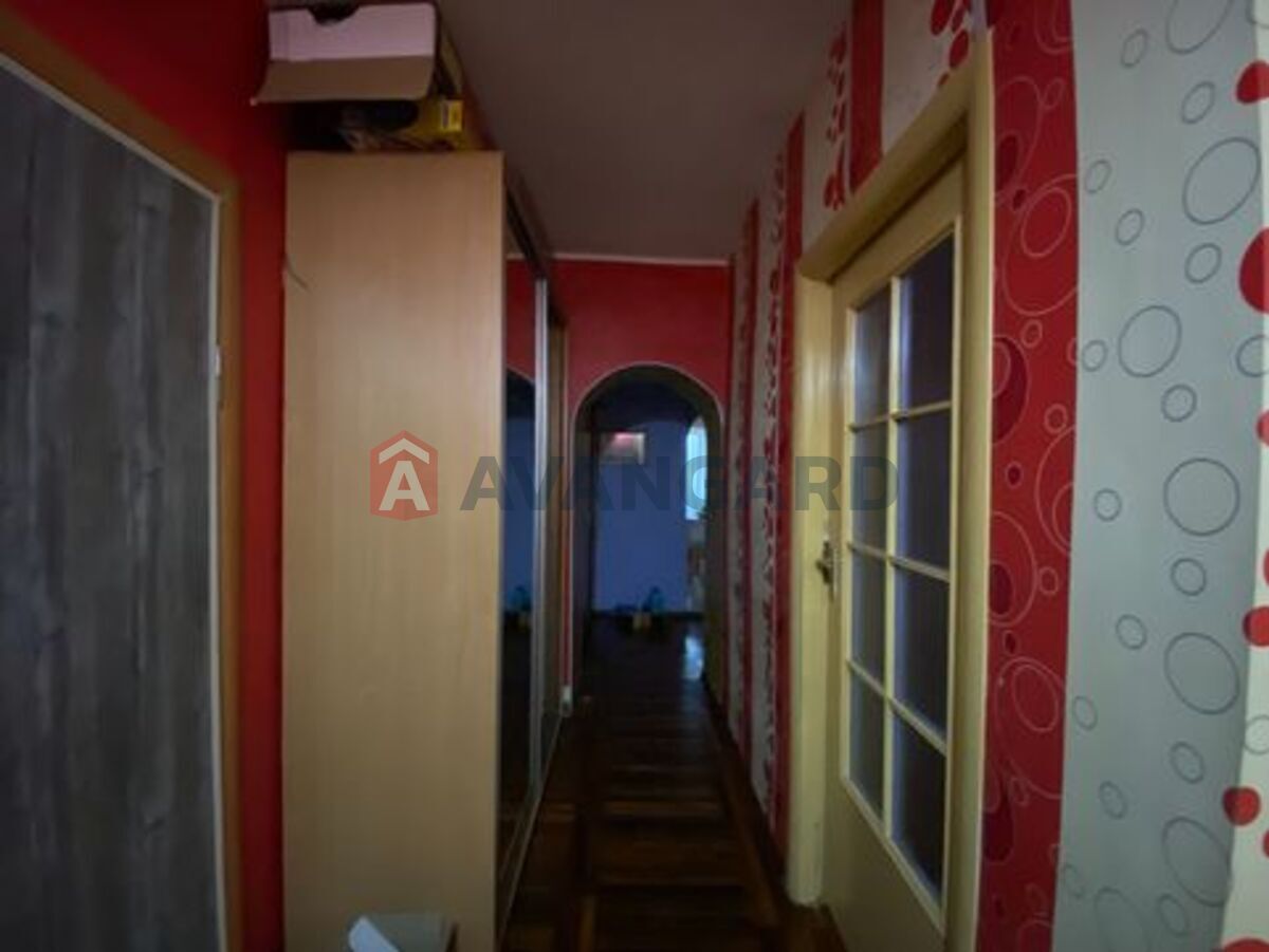 3 ��. ��������, 69.1/41.3/9.8 ��. �., 4/14 ������ ���� 4