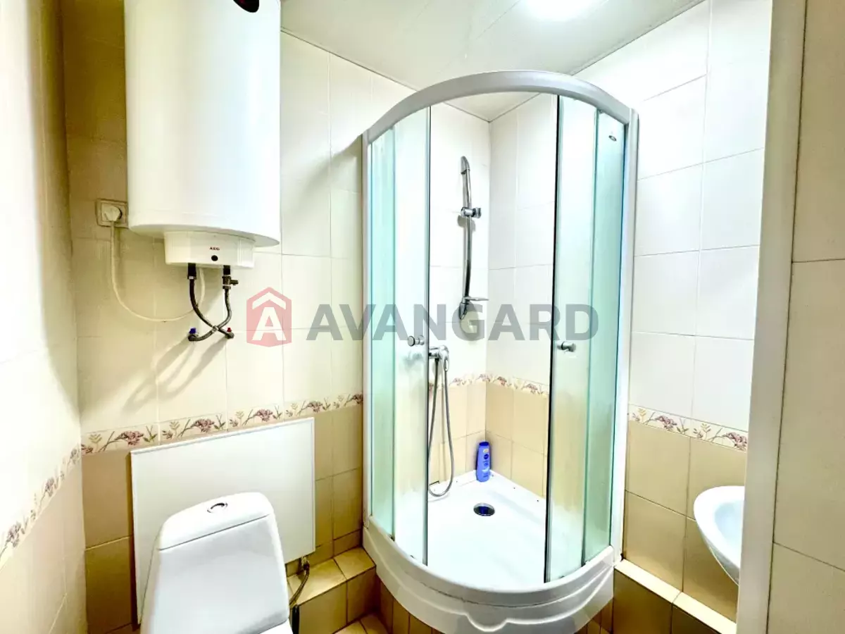 4 ��. ��������, 81/-/- ��. �., 1/10 ������ ���� 13