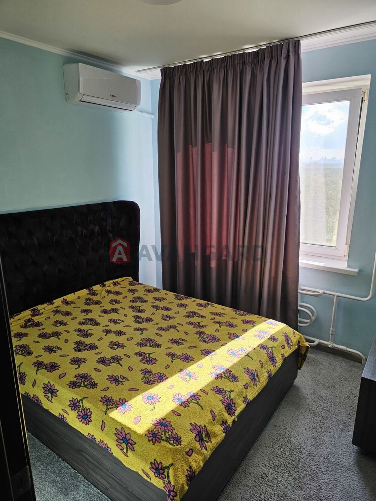 4 ����. ��������, 84,3/50,4/10,3 ��. �., 8/10 ���� ���� 12