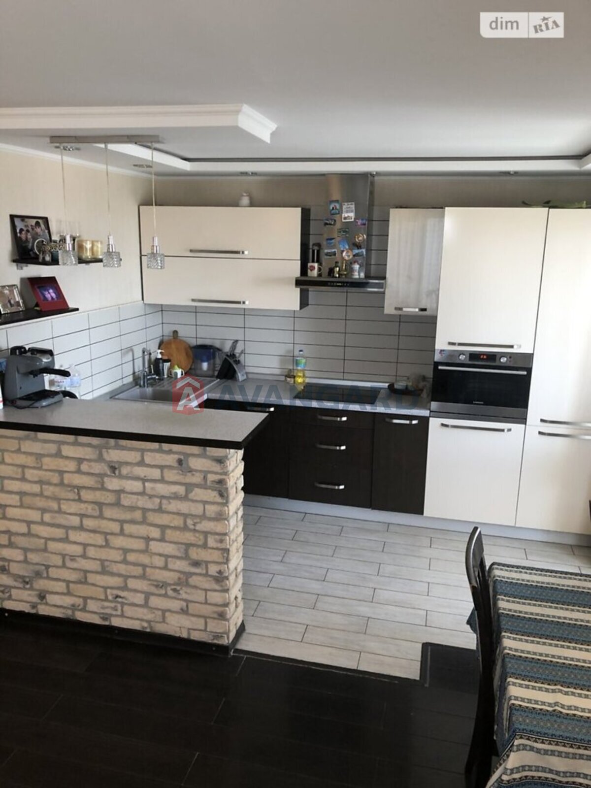 3 ��. ��������, 68/40/8 ��. �., 12/14 ������ ���� 2