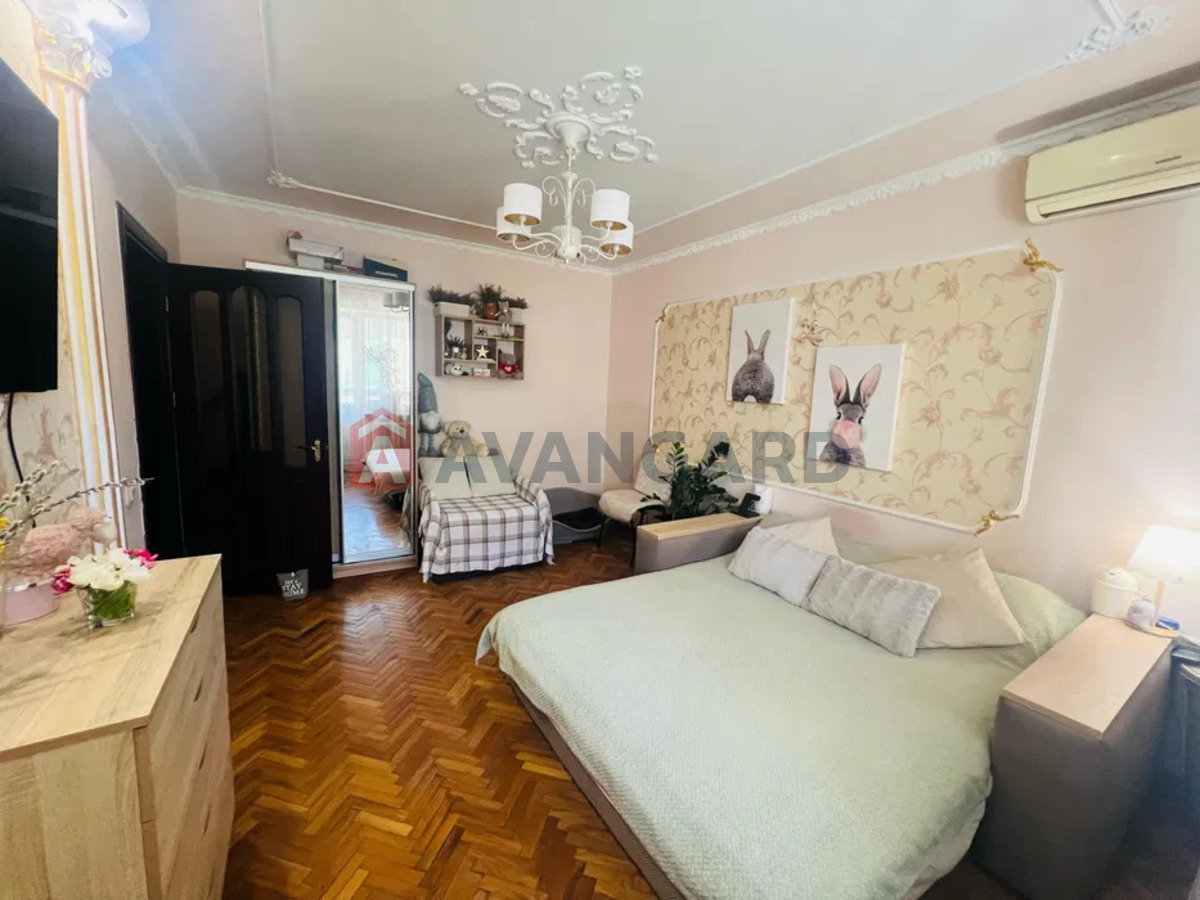 2 . , 49/-/8 . ., 5/9   13