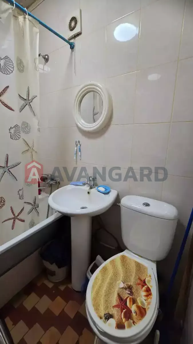 1 ��. ��������, 32/-/- ��. �., 3/5 ������ ���� 4