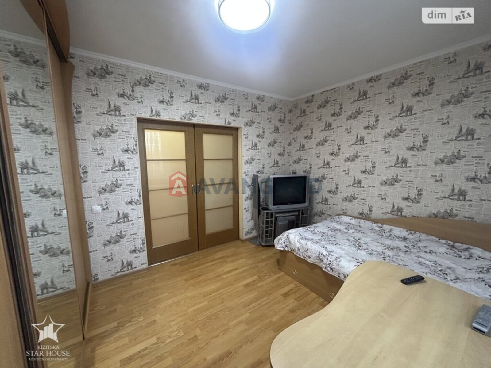 2 ��. ��������, 68/33/13 ��. �., 9/9 ������ ���� 5