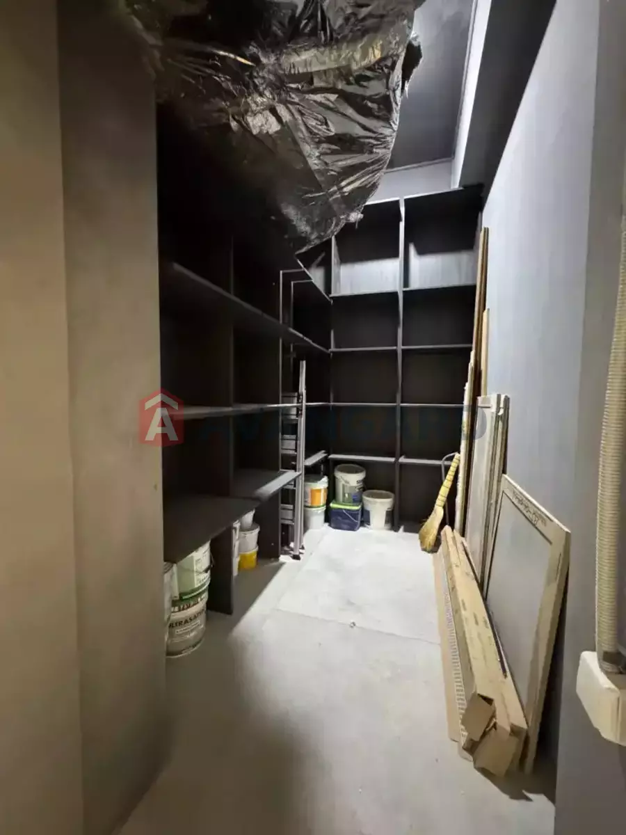 3 ��. ��������, 150/-/- ��. �., 16/16 ������ ���� 3