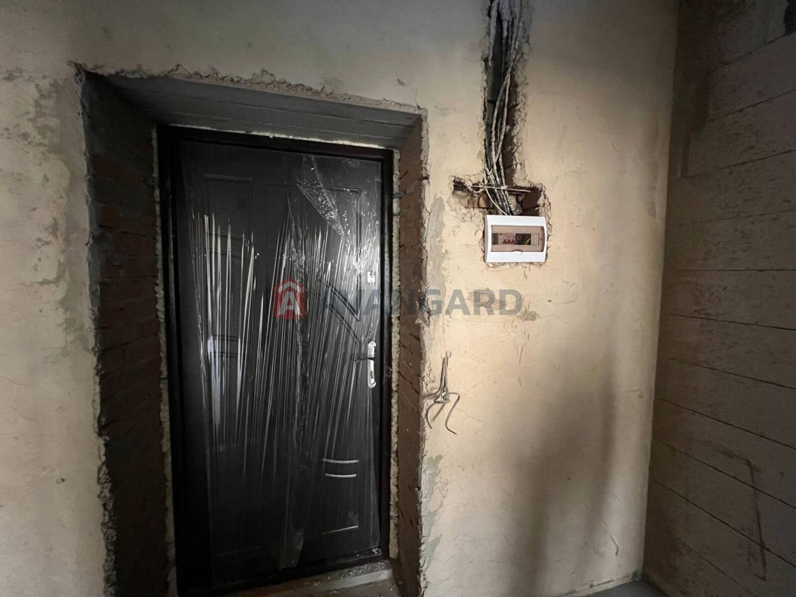 2 ��. ��������, 58/-/12 ��. �., 8/10 ������ ���� 15