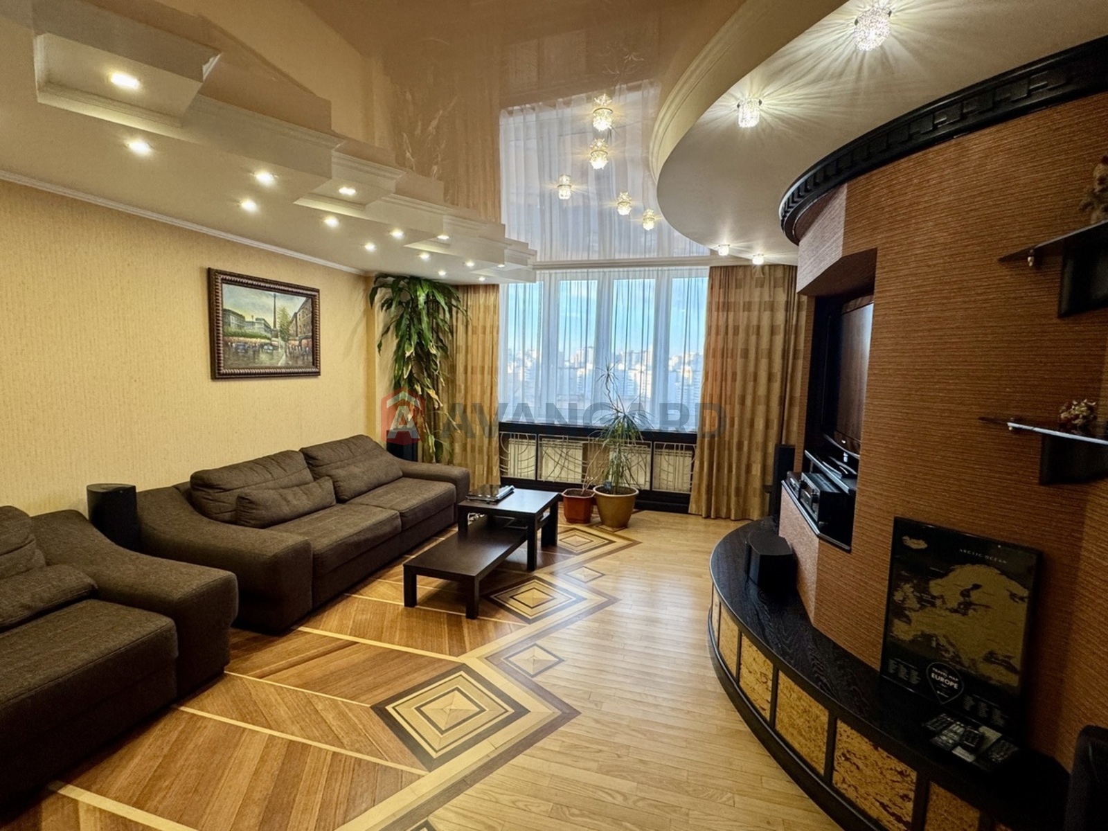 3 ����. ��������, 121/65/20 ��. �., 18/24 ���� ���� 1