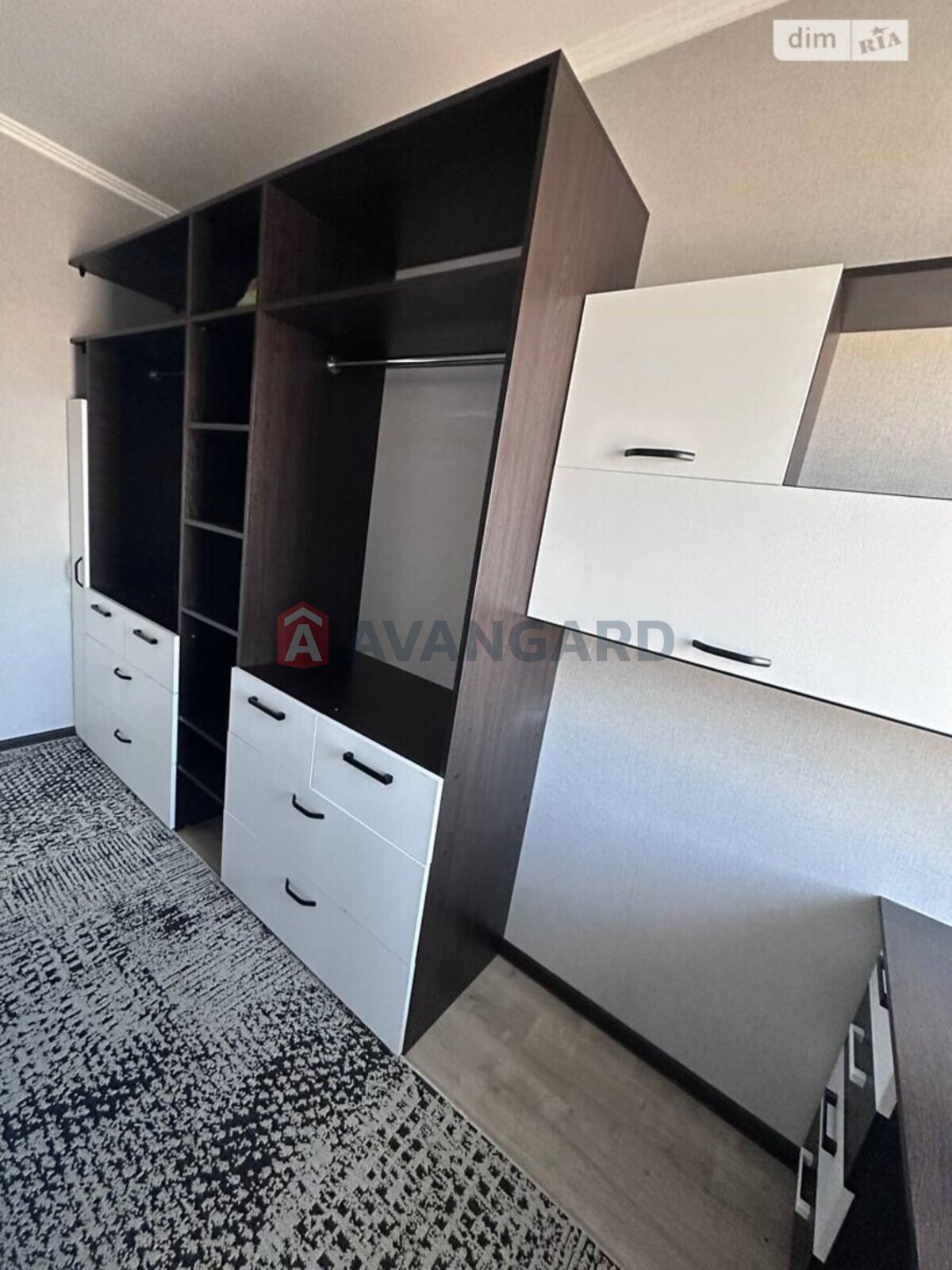 2 ��. ��������, 58/27/10 ��. �., 8/9 ������ ���� 19