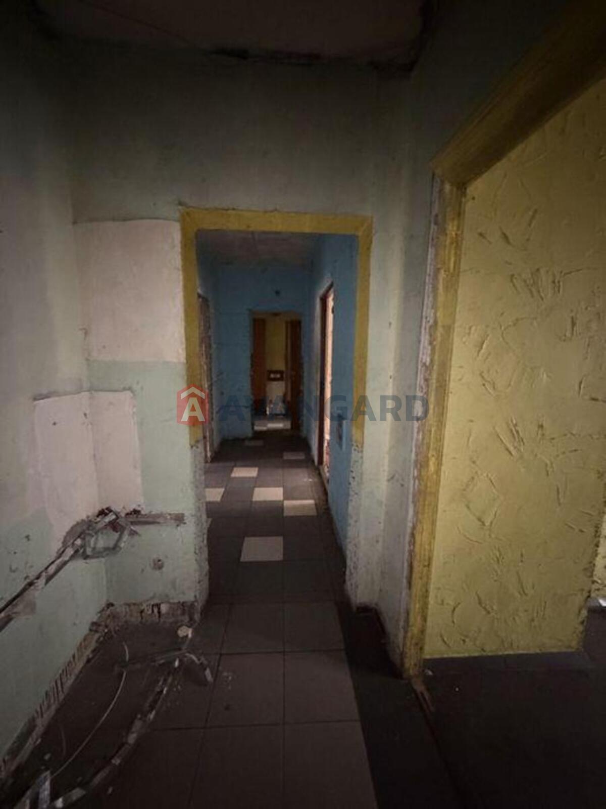 5 ��. ��������, 95/-/9 ��. �., 1/10 ������ ���� 8