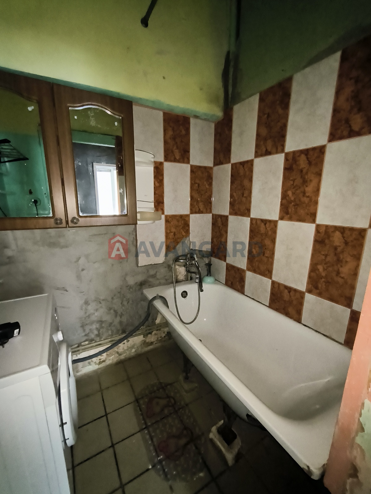 2 ��. ��������, 50/-/8 ��. �., 1/4 ������ ���� 5