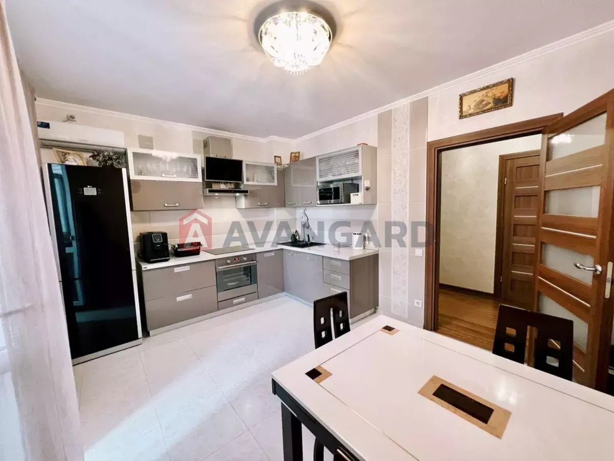 2 ��. ��������, 80/-/15 ��. �., 14/16 ������ ���� 8