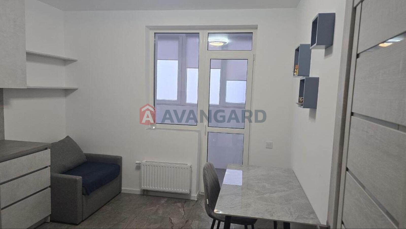 1 ��. ��������, 47/15/18 ��. �., 20/26 ������ ���� 8