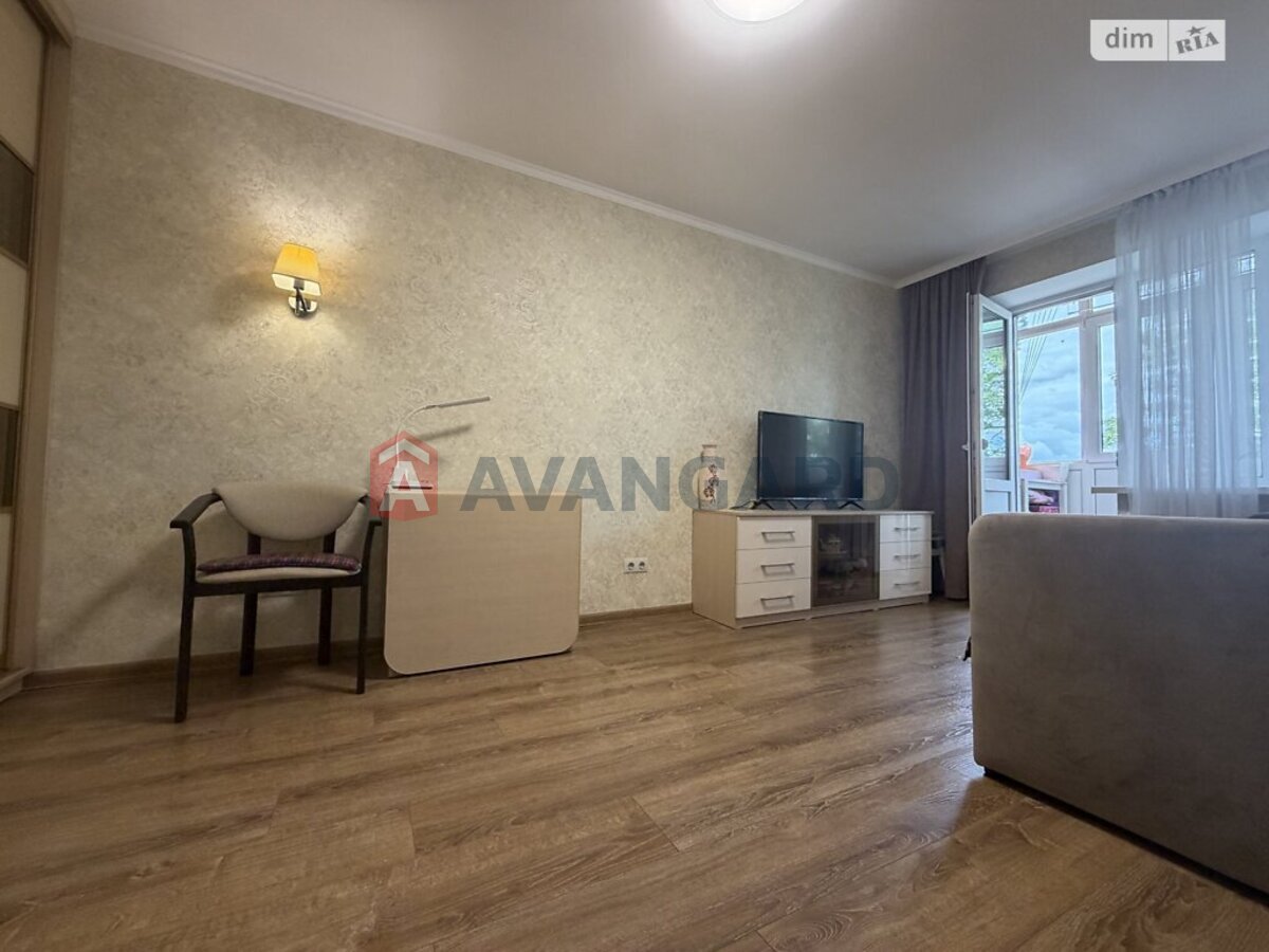 1 ��. ��������, 31.2/17/7.2 ��. �., 4/5 ������ ���� 11