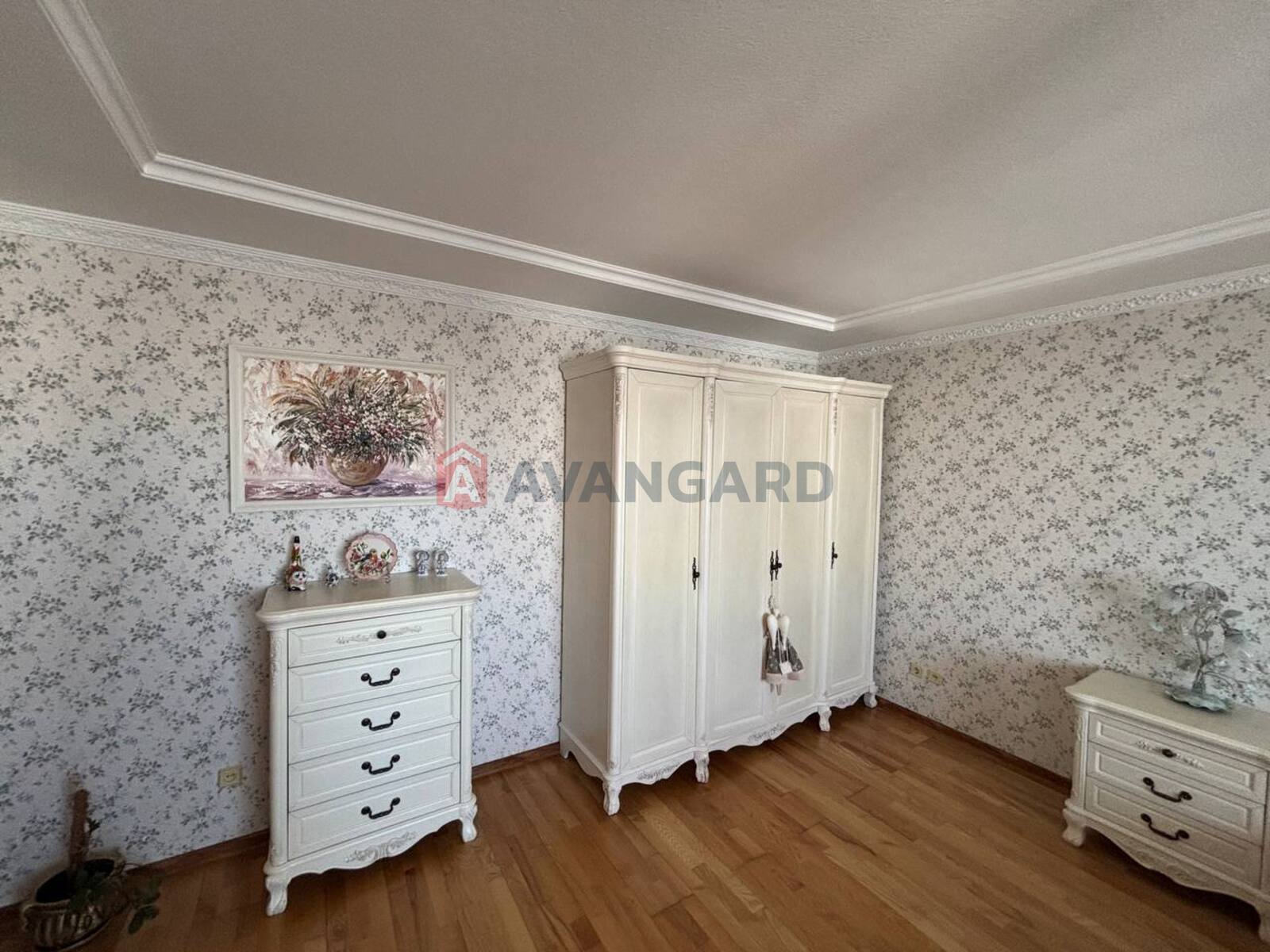 3 ����. ��������, 122/-/15 ��. �., 10/11 ���� ���� 8