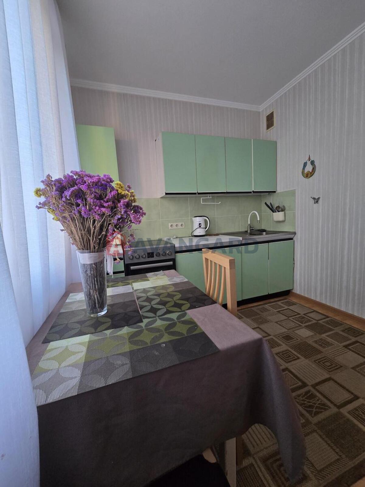 3 ��. ��������, 71/-/8 ��. �., 11/16 ������ ���� 6