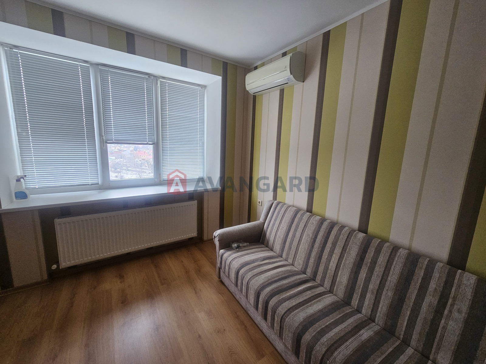 3 ��. ��������, 99/42/34 ��. �., 8/9 ������ ���� 28