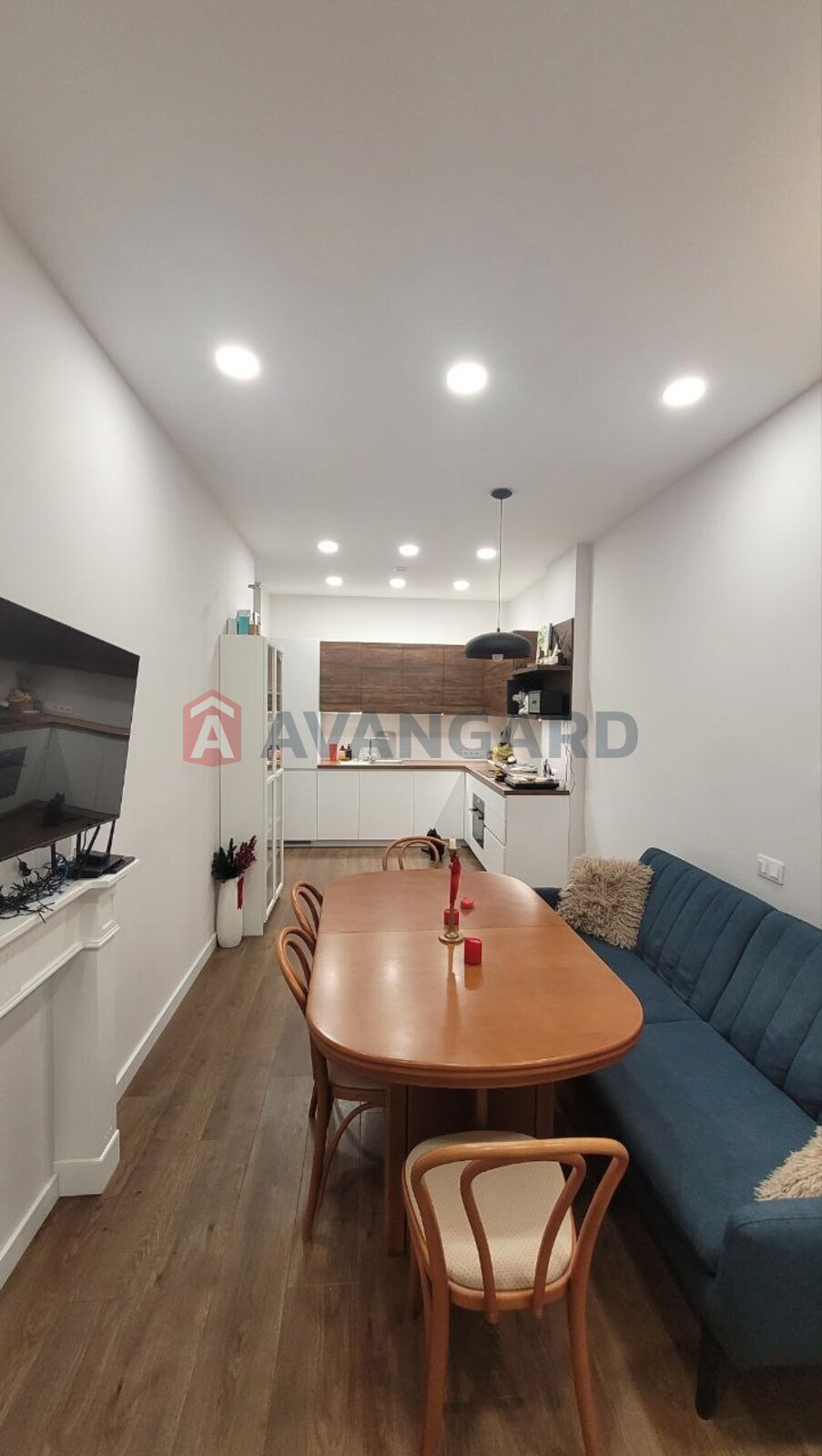 1 ����. ��������, 51/32/9 ��. �., 8/15 ���� ���� 4