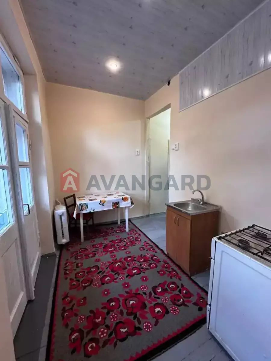 2 . , 61/-/- . ., 2/4   10