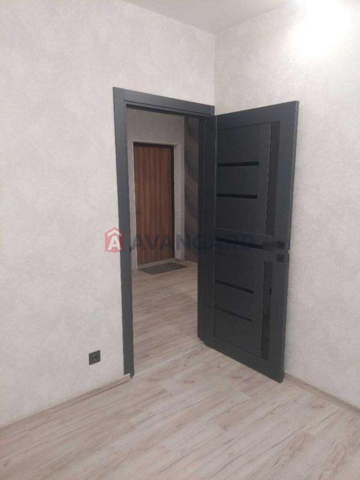 1 ��. ��������, 46/-/14 ��. �., 23/25 ������ ���� 9