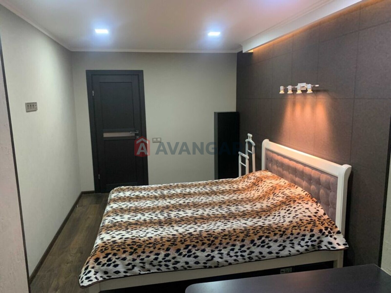 4 . , 77/-/9 . ., 3/9   14