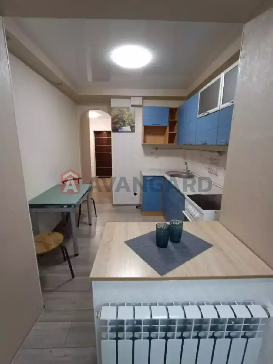 1 ��. ��������, 43/24/8 ��. �., 3/12 ������ ���� 11