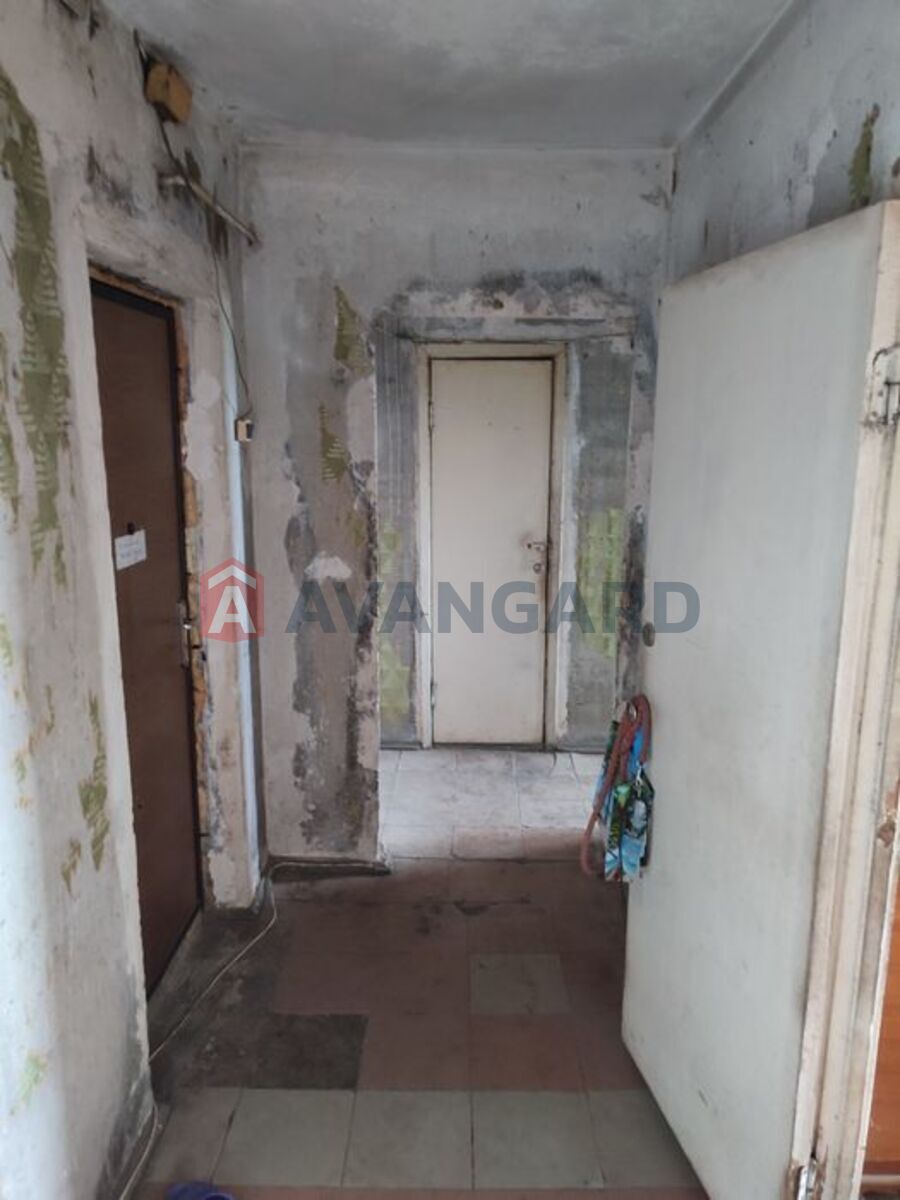 2 . , 49/-/8 . ., 9/9   7