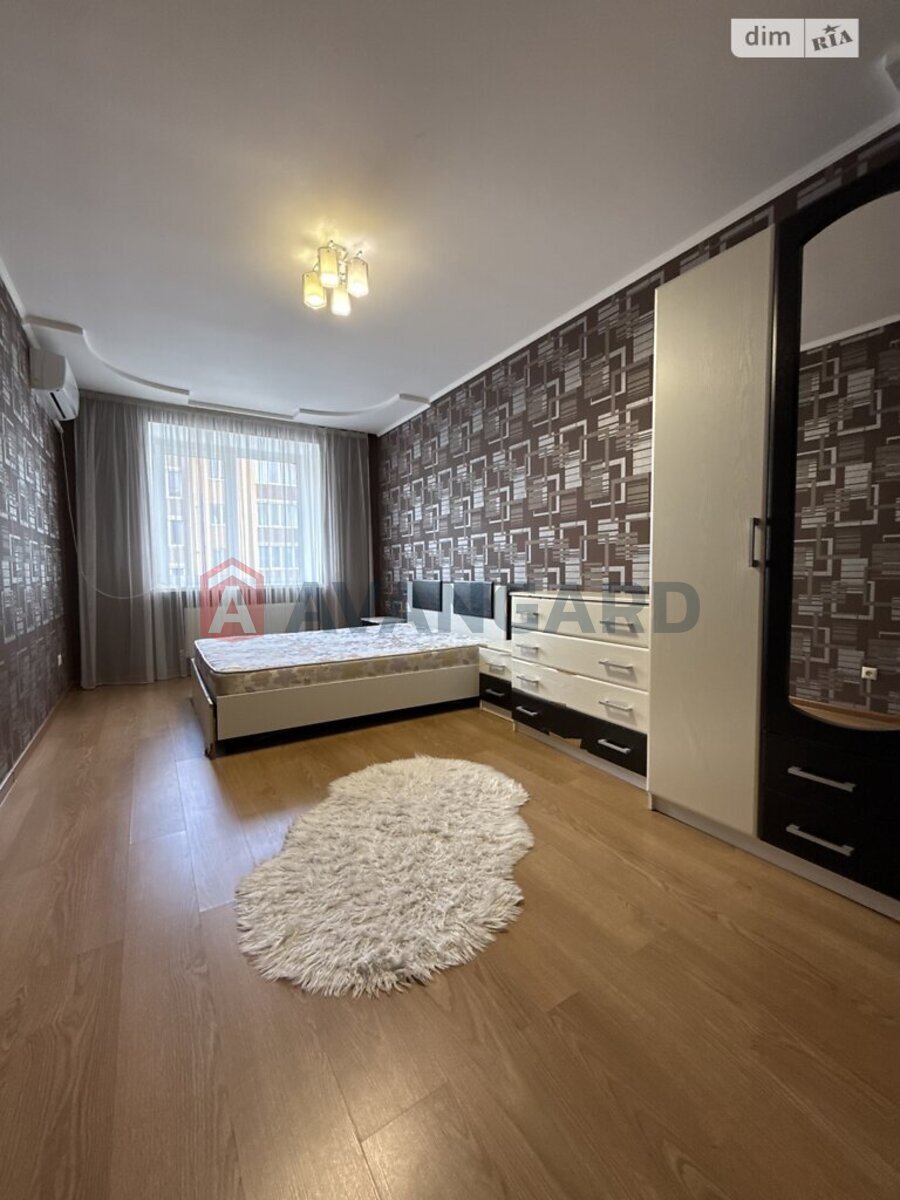 2 ����. ��������, 76/-/- ��. �., 8/11 ���� ���� 12