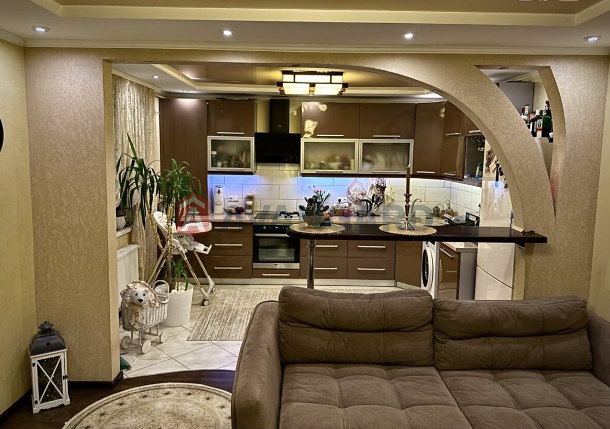 3 ����. ��������, 93/53/35 ��. �., 4/5 ���� ���� 1