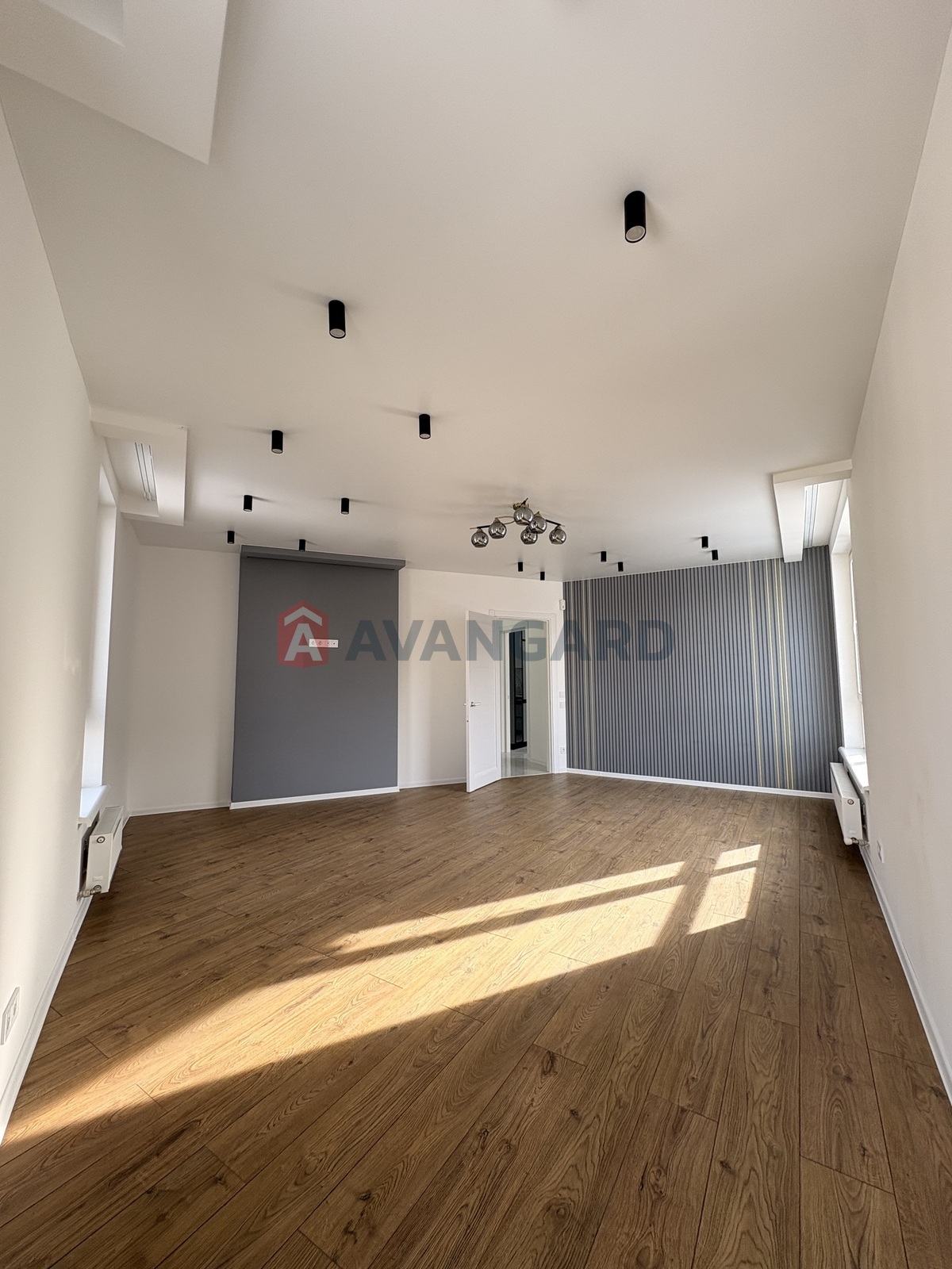 2 ��. ��������, 80,60/43/18,40 ��. �., 8/10 ������ ���� 5