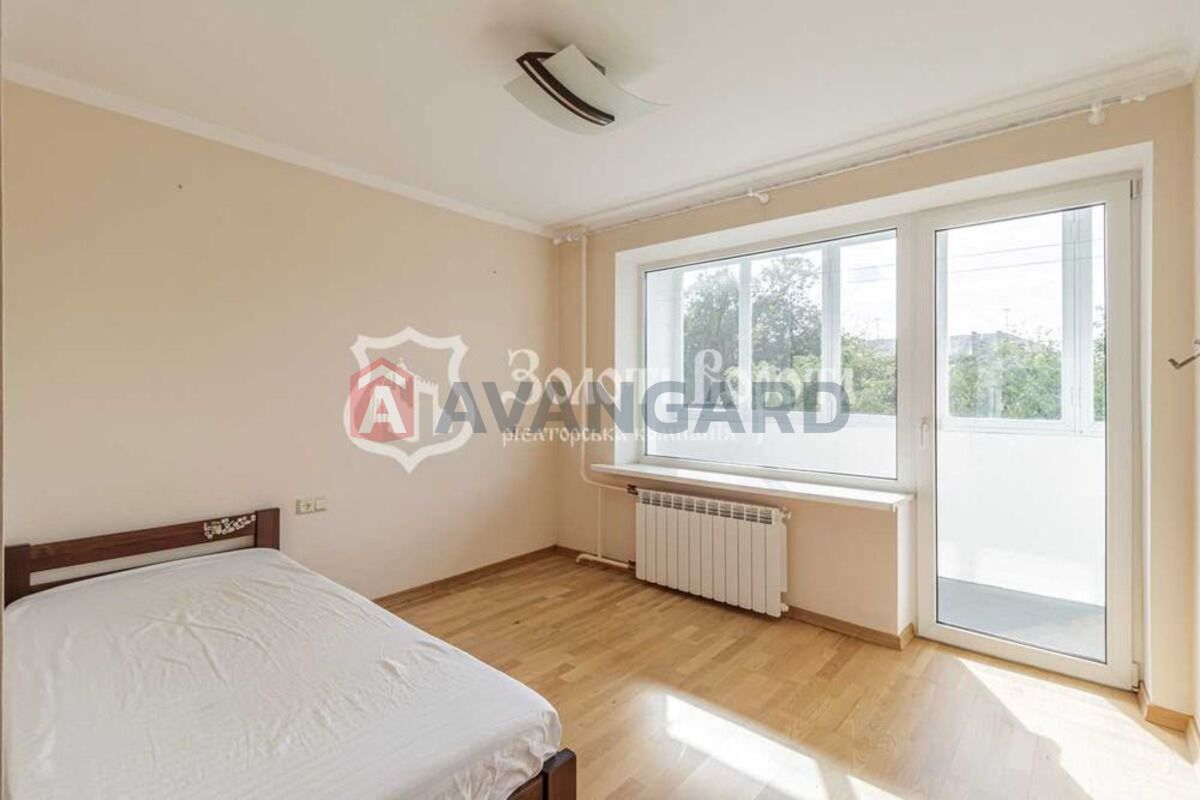 3 ��. ��������, 61/-/19 ��. �., 4/10 ������ ���� 7