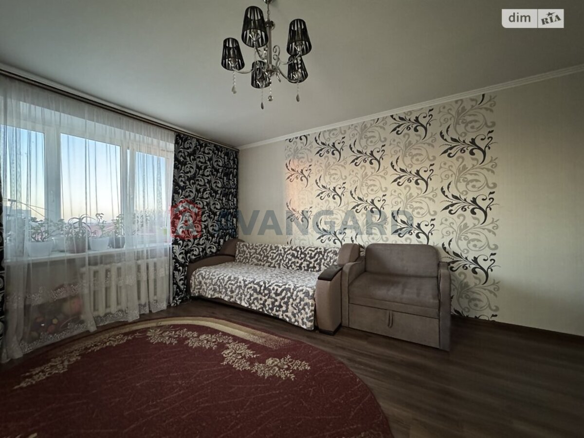 1 ����. ��������, 37/20/8 ��. �., 7/9 ���� ���� 1