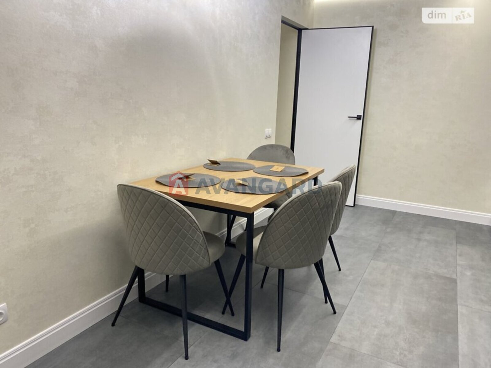 2 ����. ��������, 63/-/16 ��. �., 8/11 ���� ���� 3