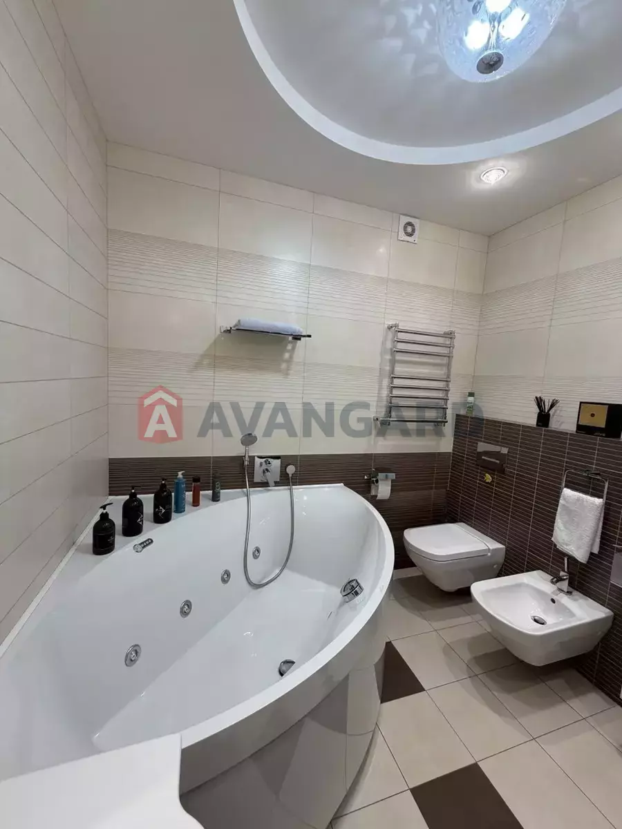 3 ��. ��������, 111/-/- ��. �., 8/10 ������ ���� 5