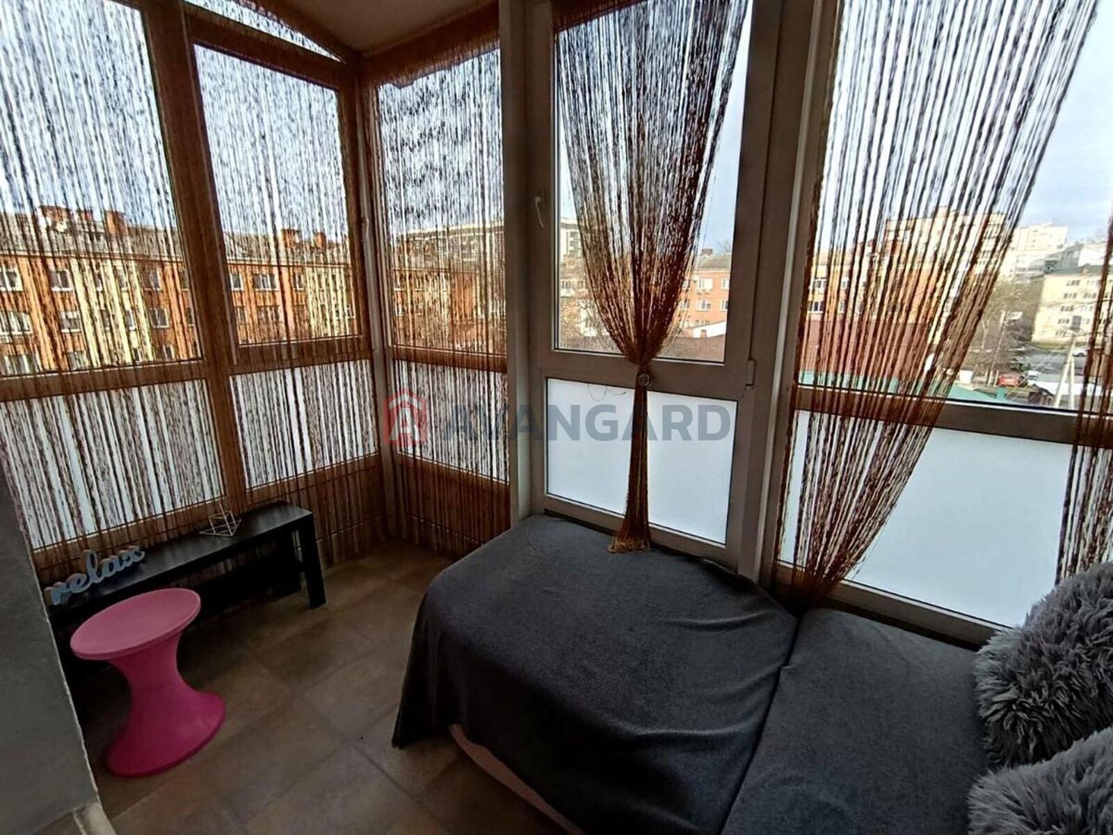 4 ��. ��������, 130/80/7 ��. �., 4/4 ������ ���� 9