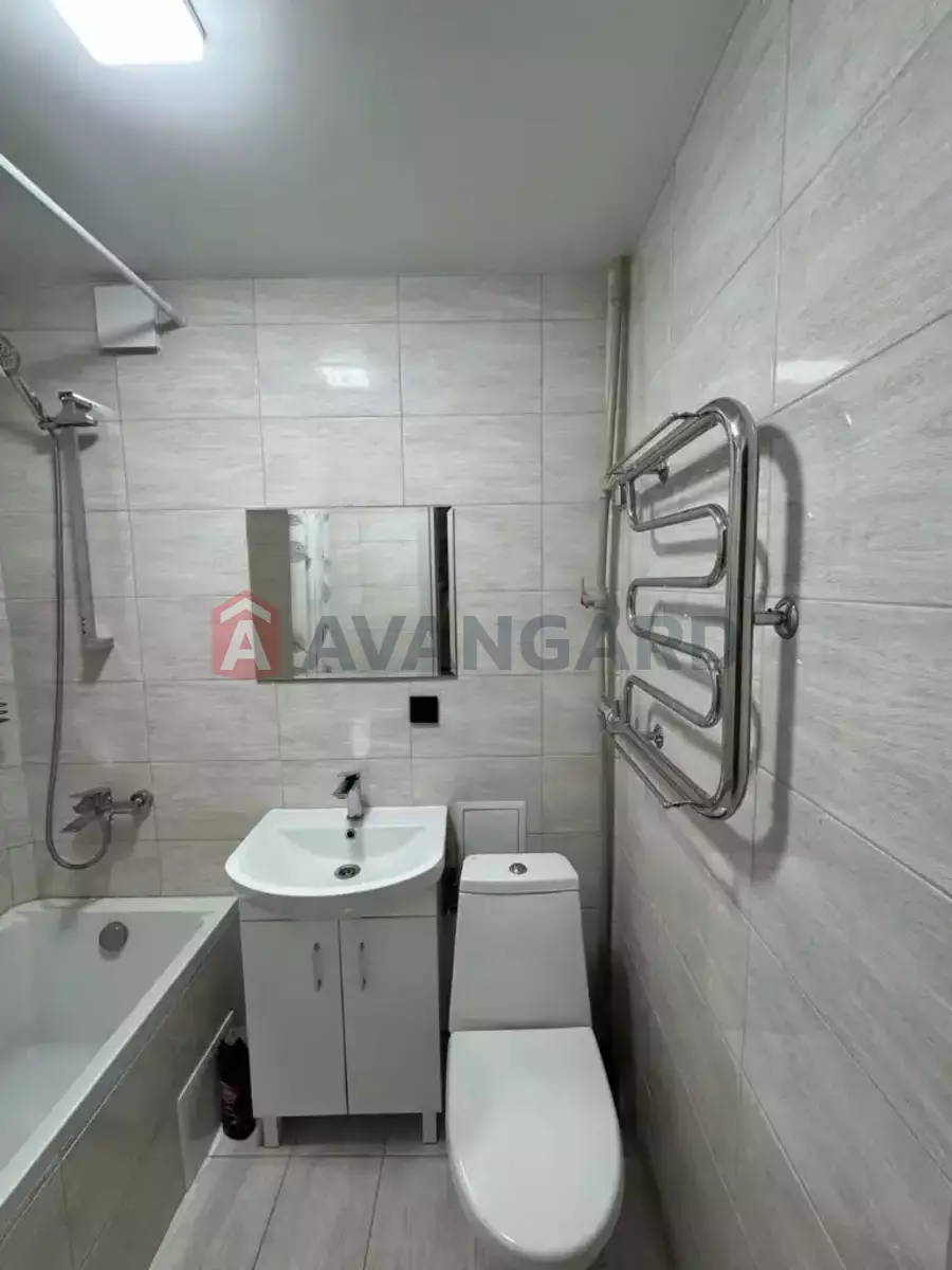 1 ��. ��������, 33/18/6 ��. �., 3/5 ������ ���� 25