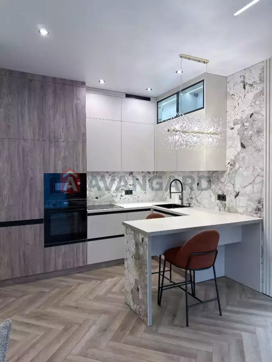 2 ����. ��������, 43/-/- ��. �., 8/10 ���� ���� 4