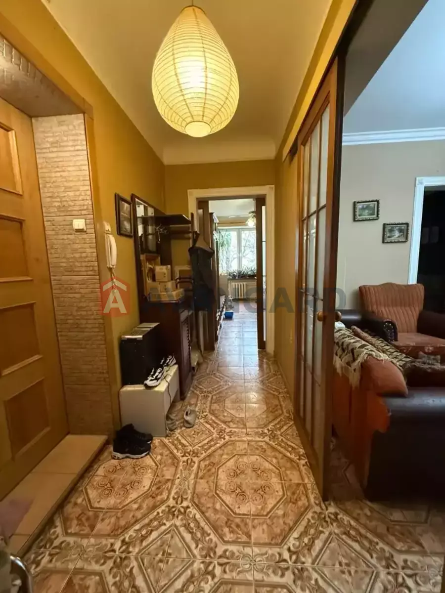 3 ��. ��������, 63/42/7 ��. �., 3/5 ������ ���� 8