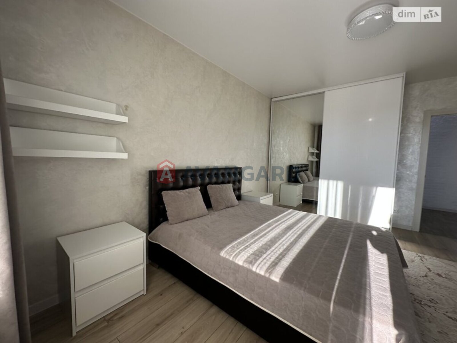 3 ��. ��������, 96/58/16 ��. �., 10/11 ������ ���� 6