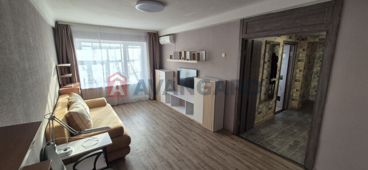 2 ����. ��������, 50/-/9 ��. �., 4/9 ���� ���� 1