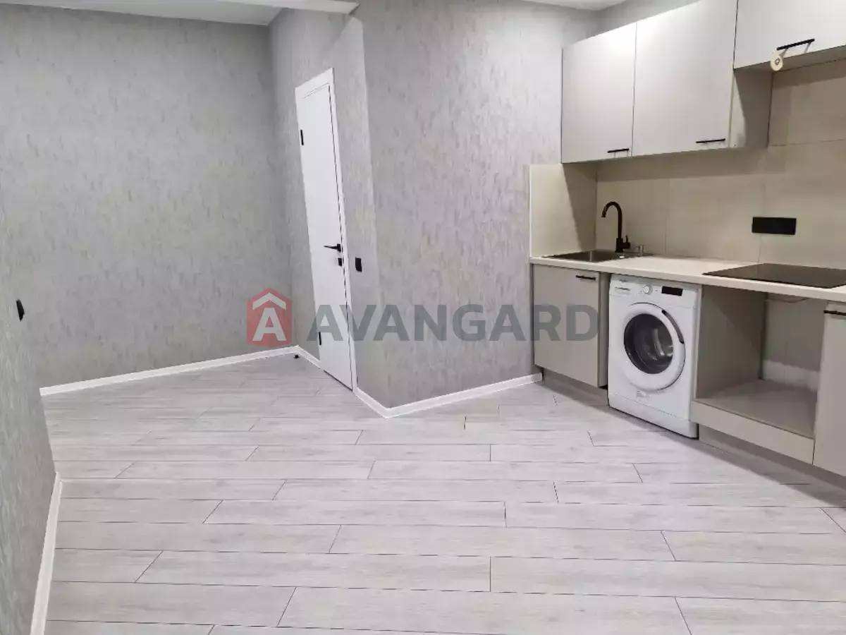 1 ��. ��������, 33/-/12 ��. �., 5/5 ������ ���� 4