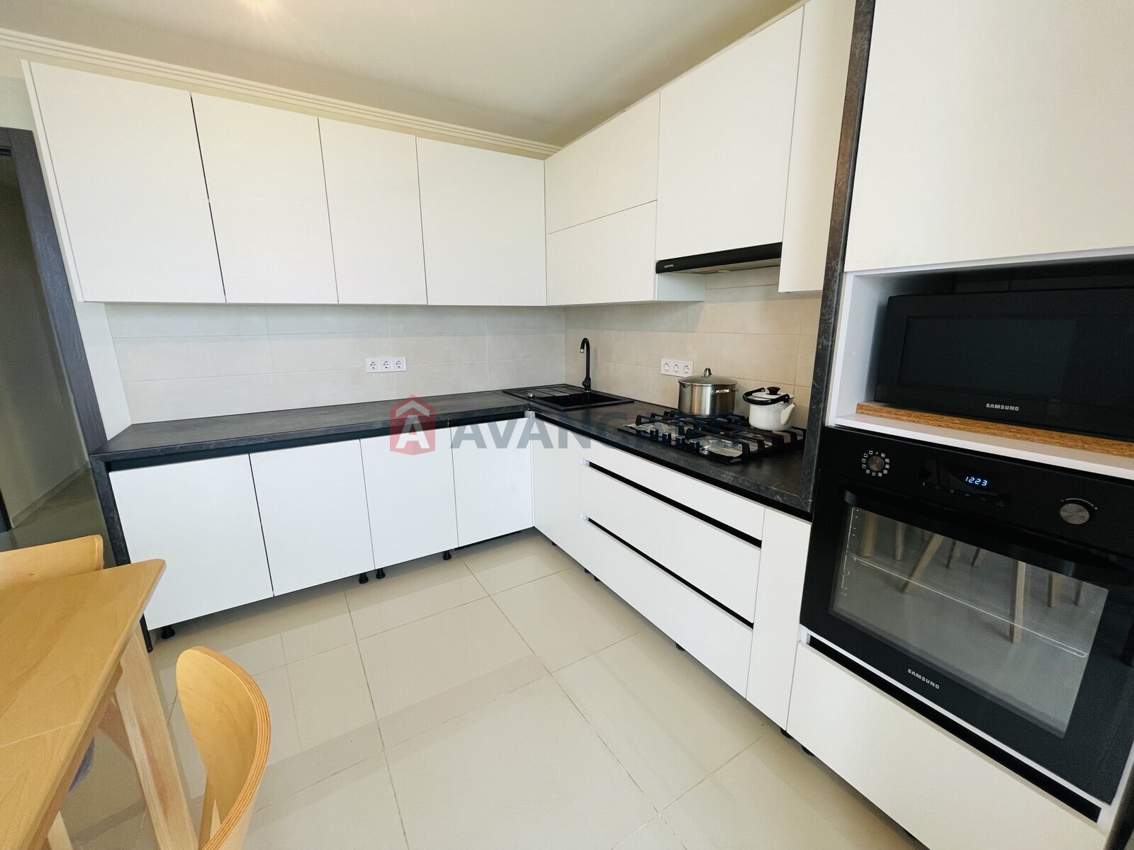 3 ��. ��������, 92/-/10 ��. �., 7/10 ������ ���� 6