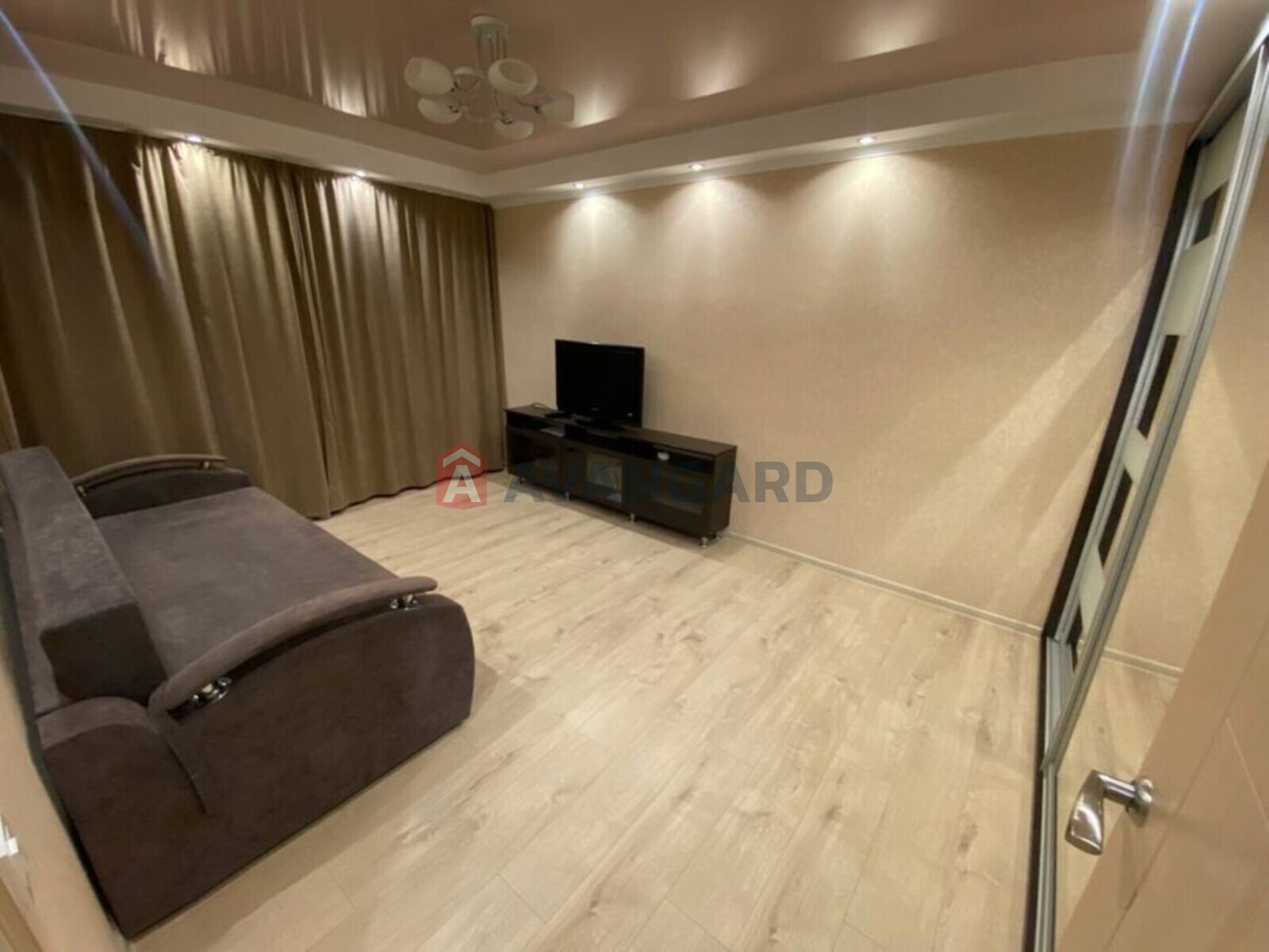 1 ��. ��������, 29/-/6 ��. �., 3/5 ������ ���� 2